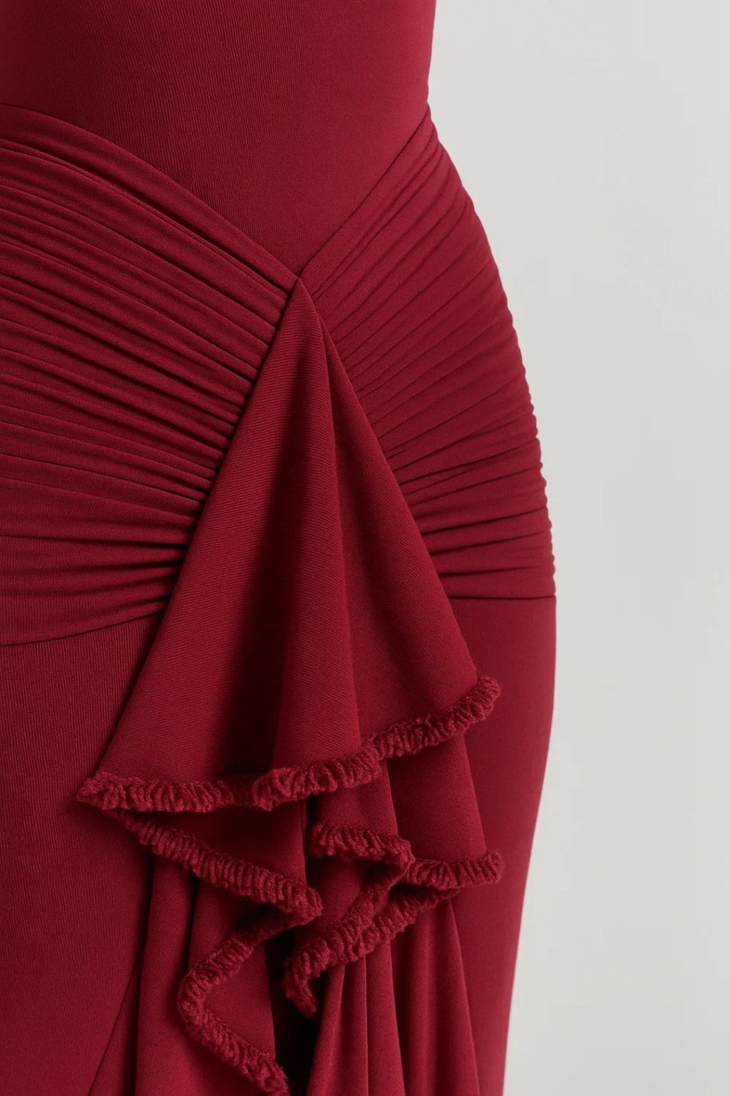 Elegantes Abendkleid | Figurbetont mit Volantdetail – Ausdrucksvolle Eleganz