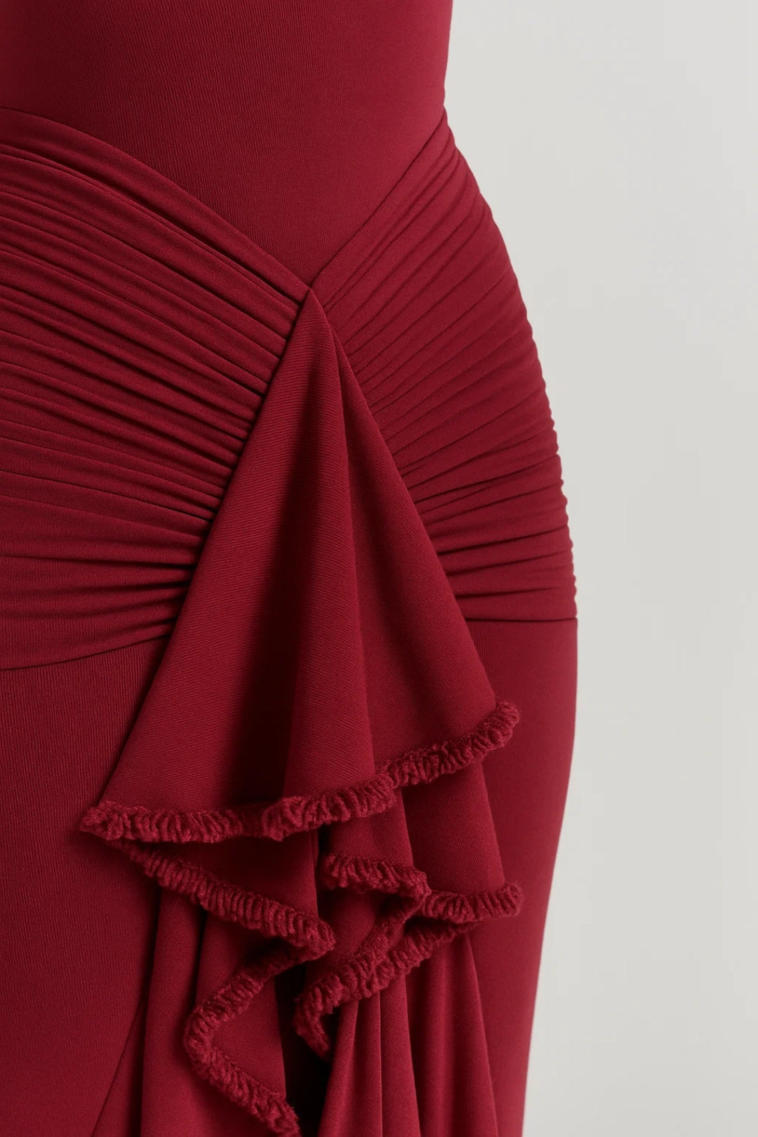 Elegantes Abendkleid | Figurbetont mit Volantdetail – Ausdrucksvolle Eleganz