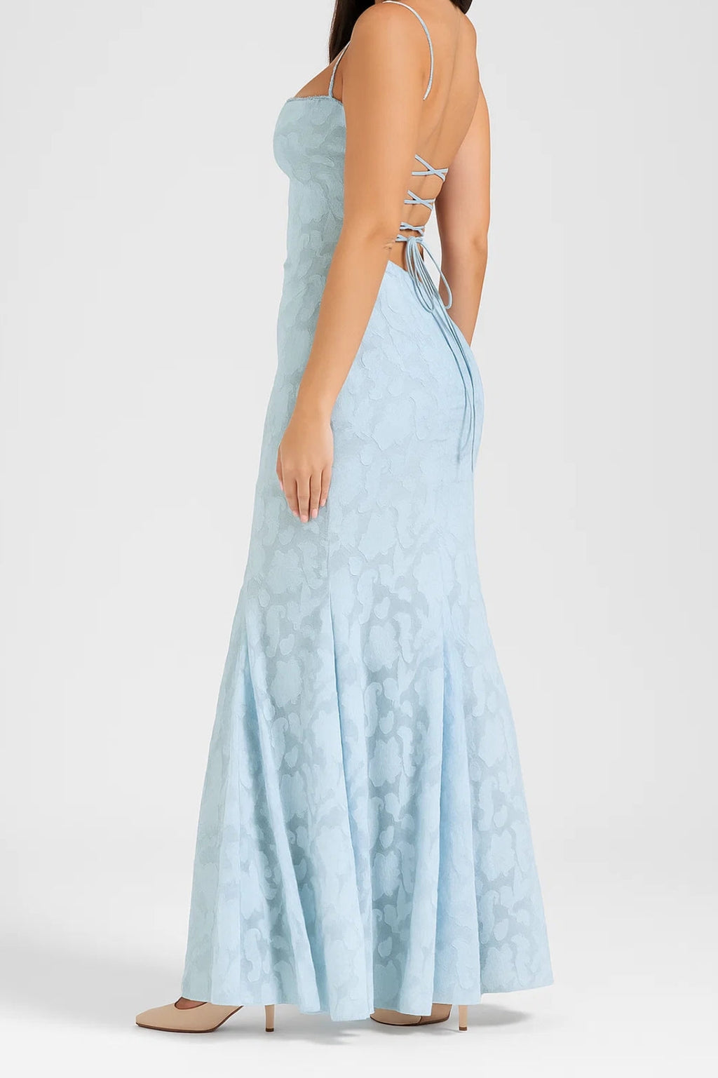 Elegantes Abendkleid | Figurbetont mit feinen Trägern | Zarte Raffinesse