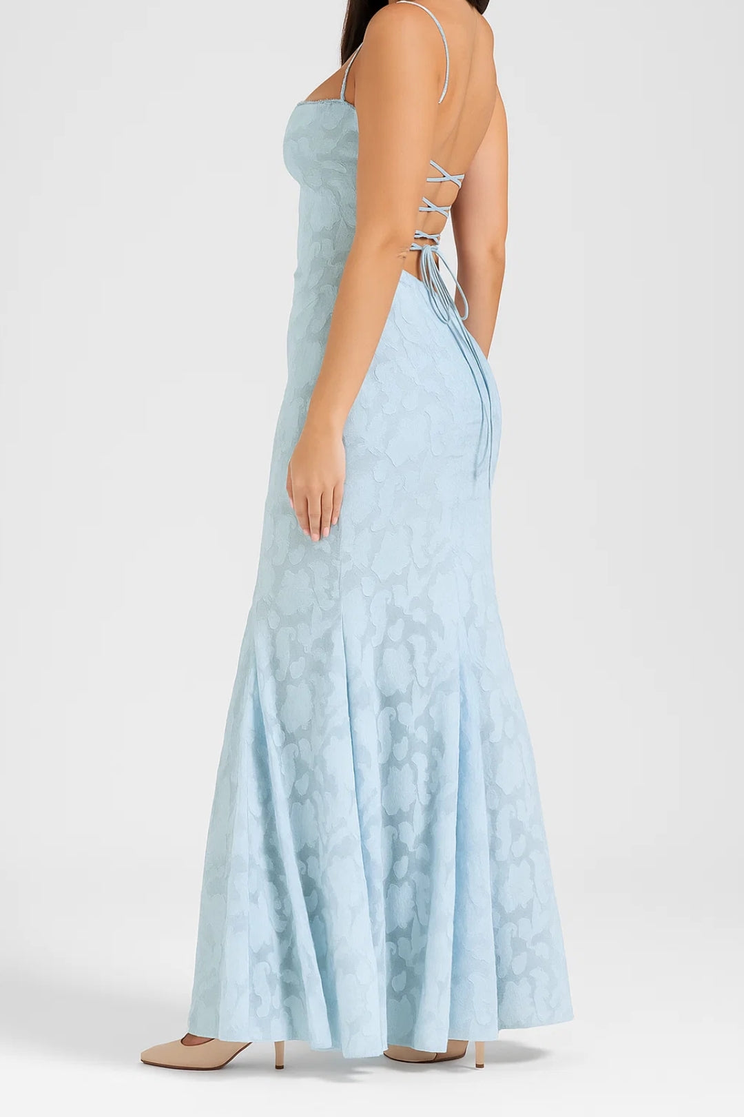 Elegantes Abendkleid | Figurbetont mit feinen Trägern | Zarte Raffinesse