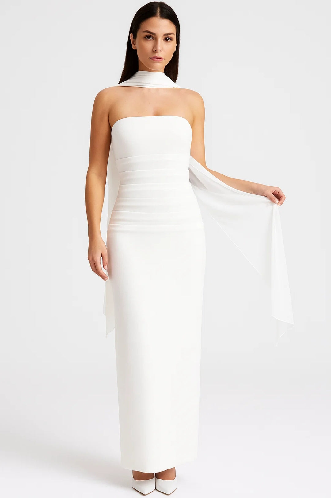 Schulterfreies Abendkleid – Schlichte Eleganz mit Passendem Schal