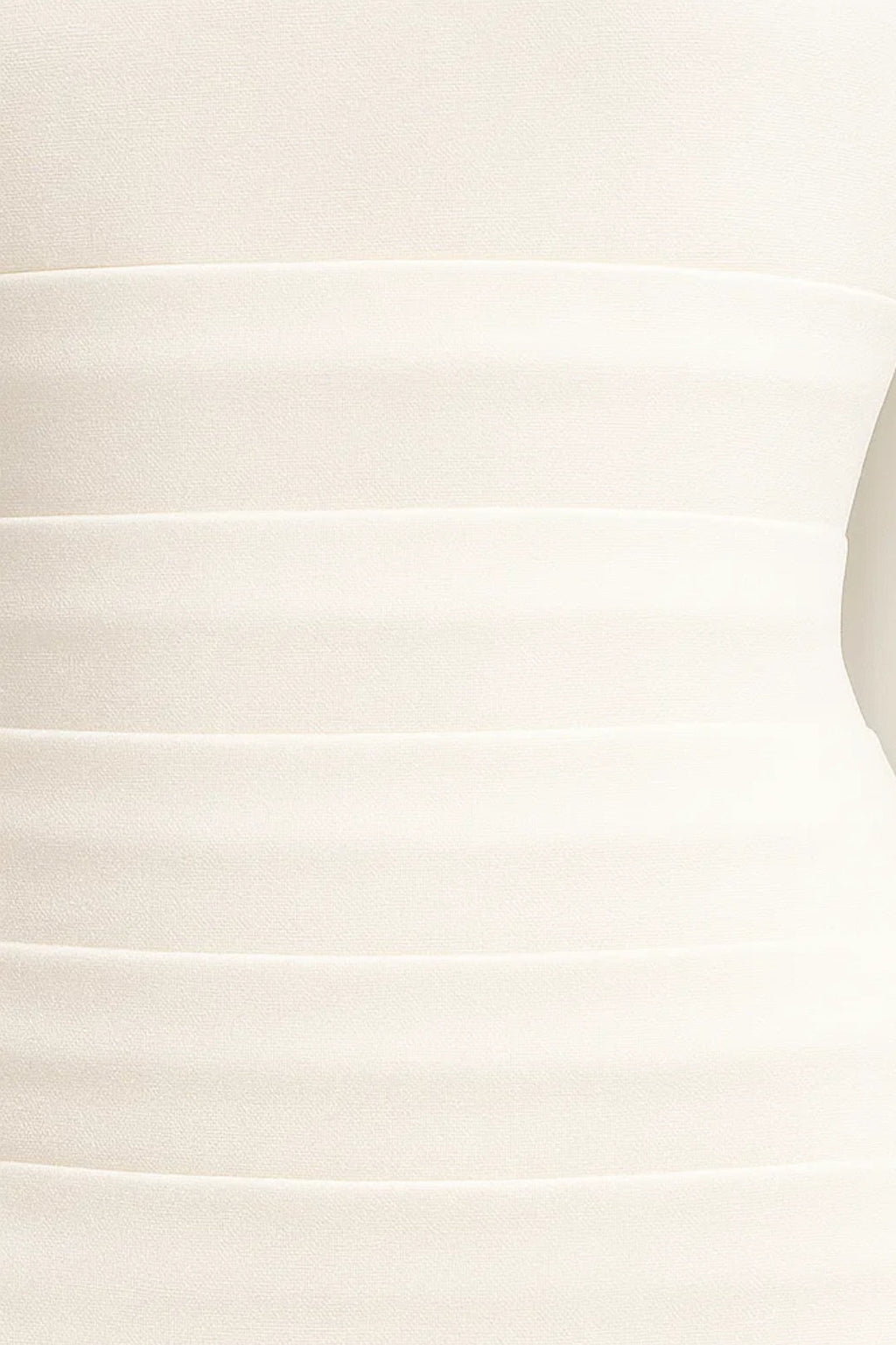 Schulterfreies Abendkleid – Schlichte Eleganz mit Passendem Schal