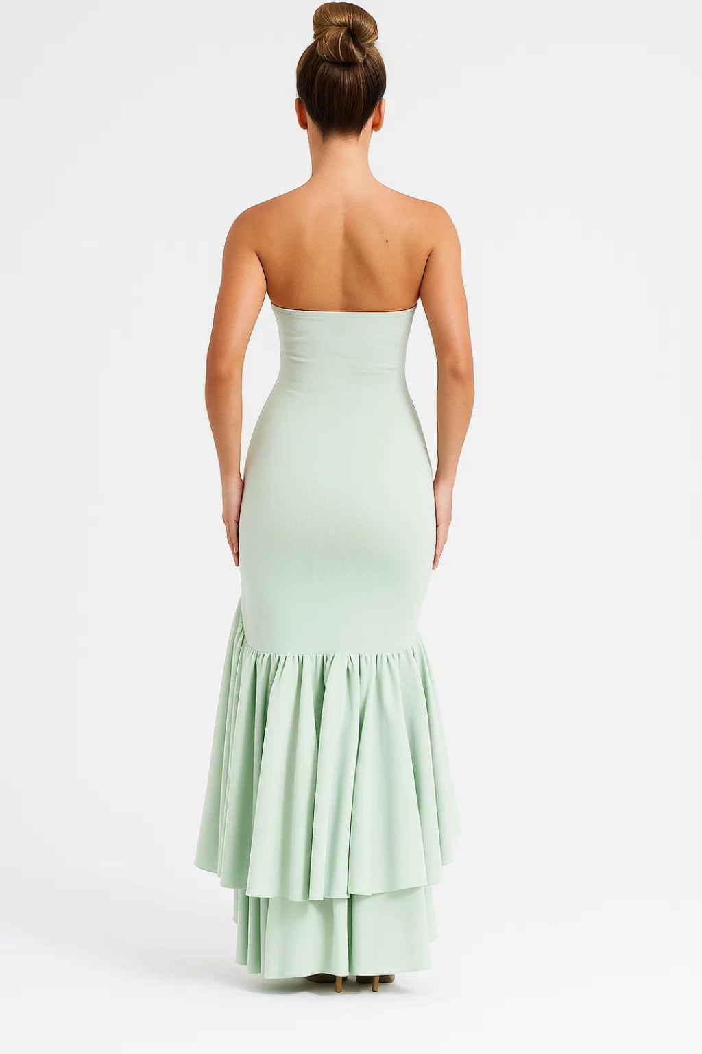 Elegantes Abendkleid | Schulterfrei mit Volants – Für einen Glamourösen Auftritt