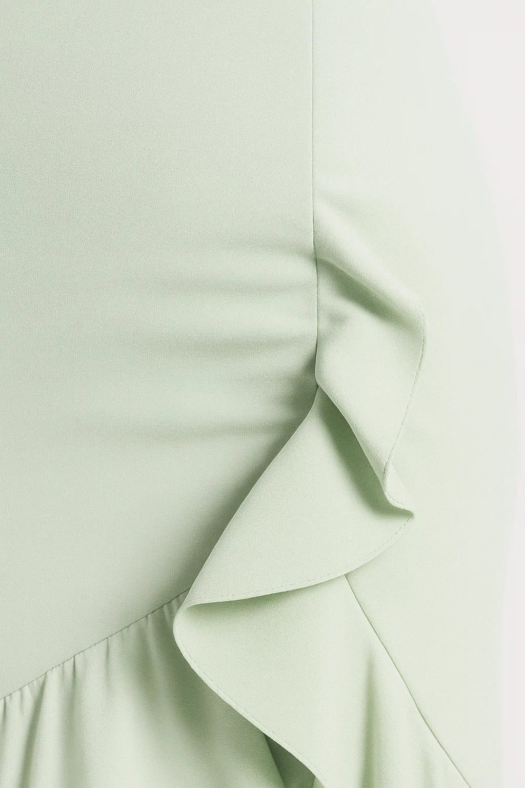 Elegantes Abendkleid | Schulterfrei mit Volants – Für einen Glamourösen Auftritt