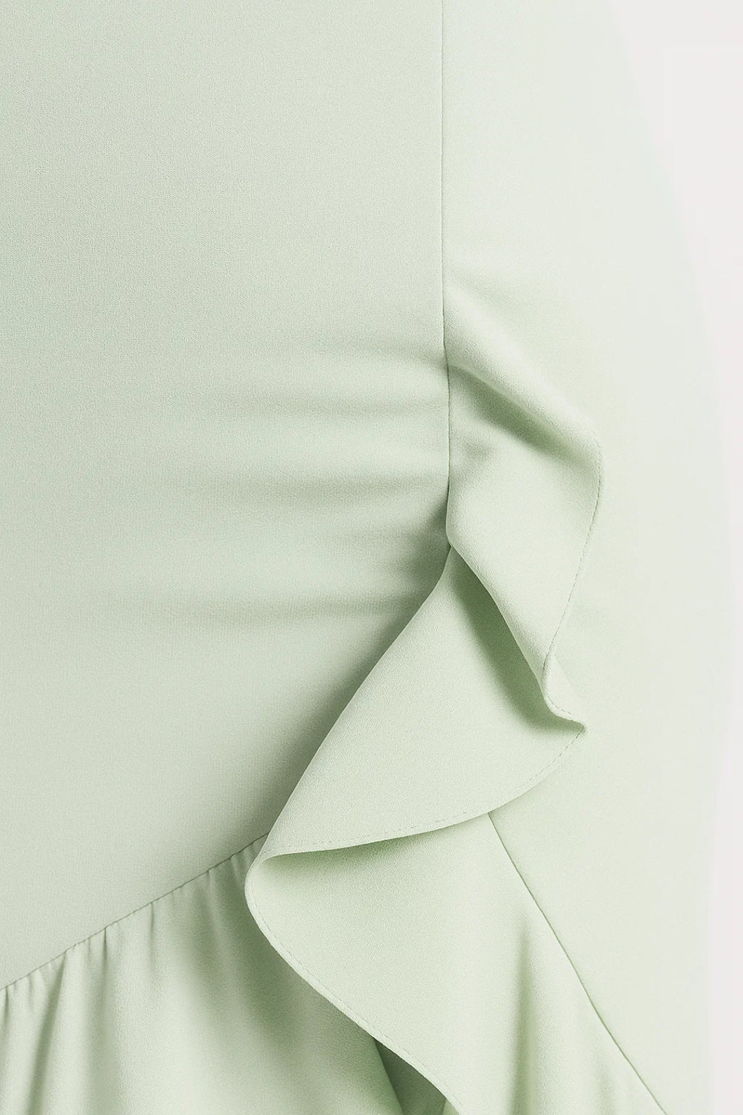 Elegantes Abendkleid | Schulterfrei mit Volants – Für einen Glamourösen Auftritt