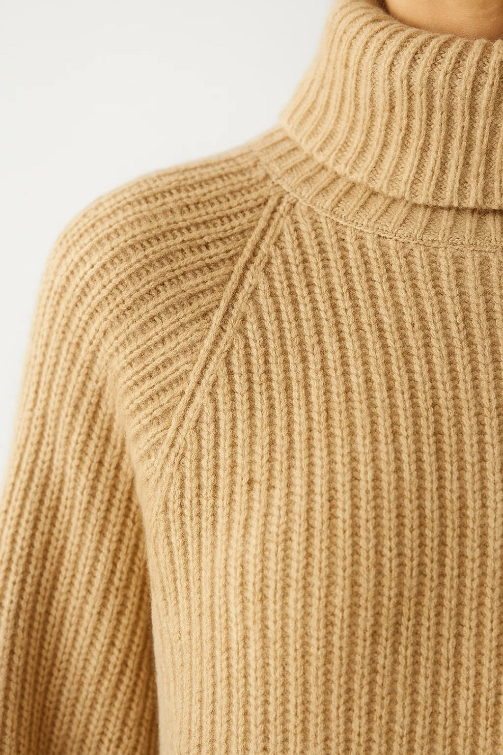 Warmes Strickkleid mit Rollkragen – Zeitlose Eleganz für jeden Anlass