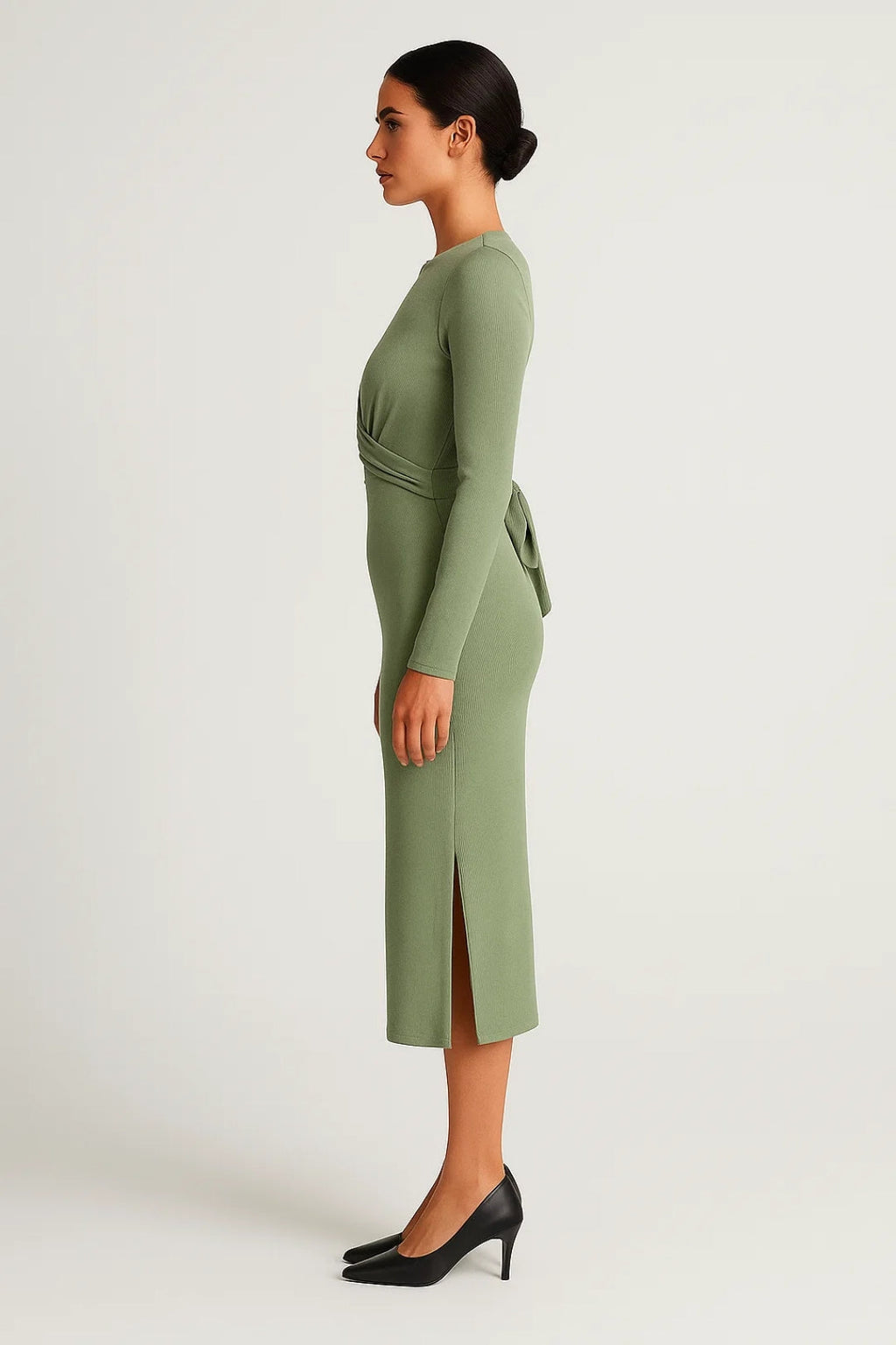 Elegantes Langarmkleid mit Drapierung – Klassischer Stil für besondere Anlässe