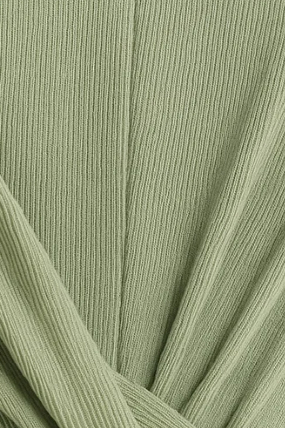 Elegantes Langarmkleid mit Drapierung – Klassischer Stil für besondere Anlässe