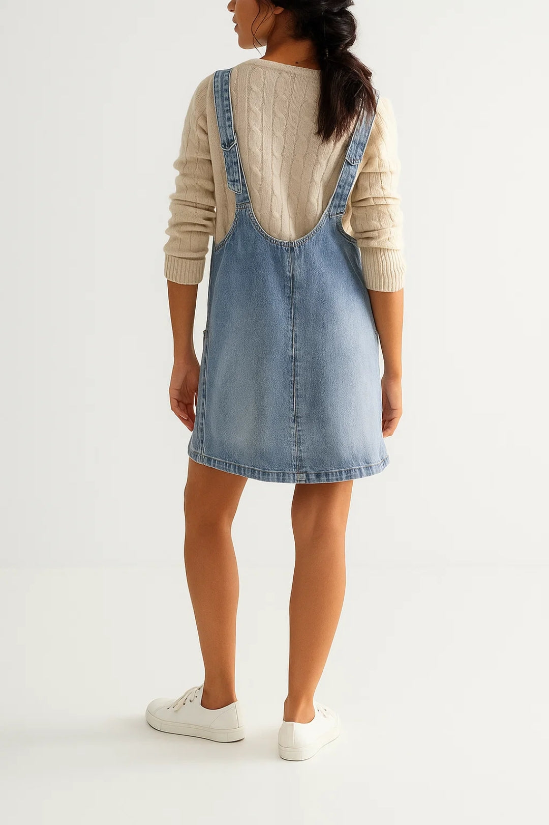 Vielseitiges Jeanskleid – Lässiger V-Ausschnitt mit praktischen Taschen