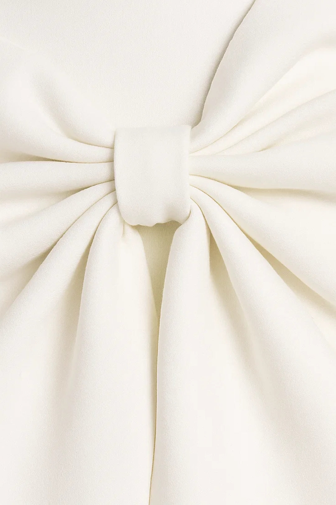 Elegantes Kurzkleid | Breite Träger für mühelosen Chic | Ausgestellter Rock