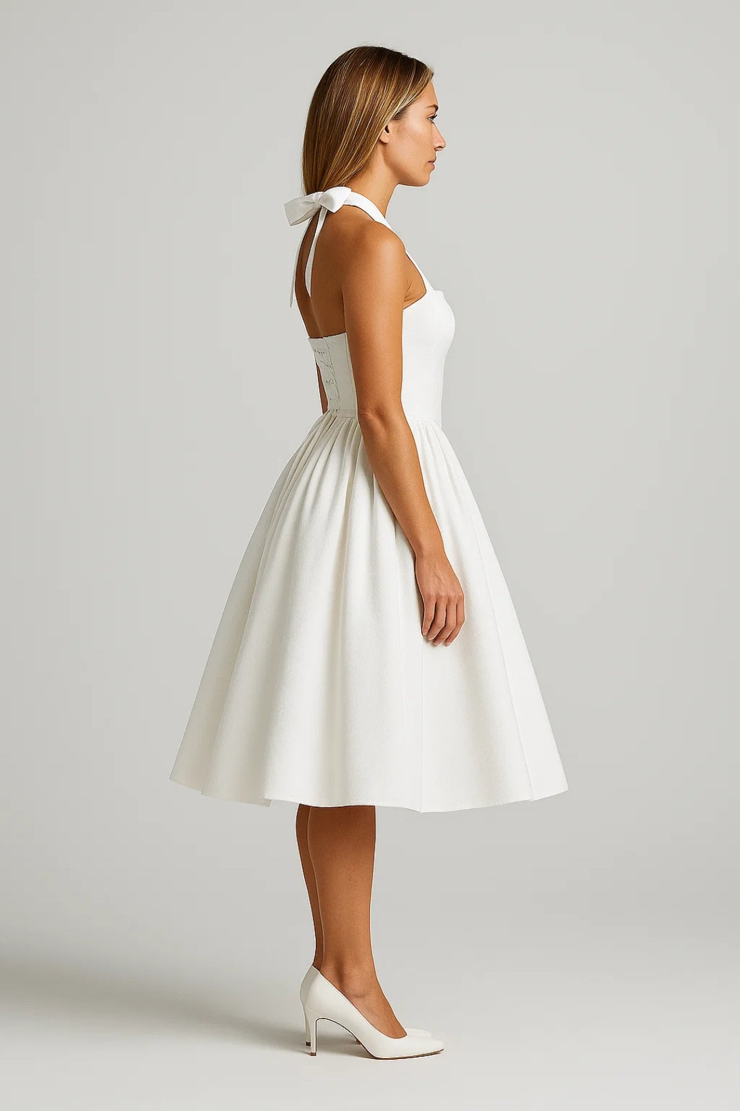 Elegantes Neckholder-Kleid – Ausgestellter Rock für mühelosen Stil