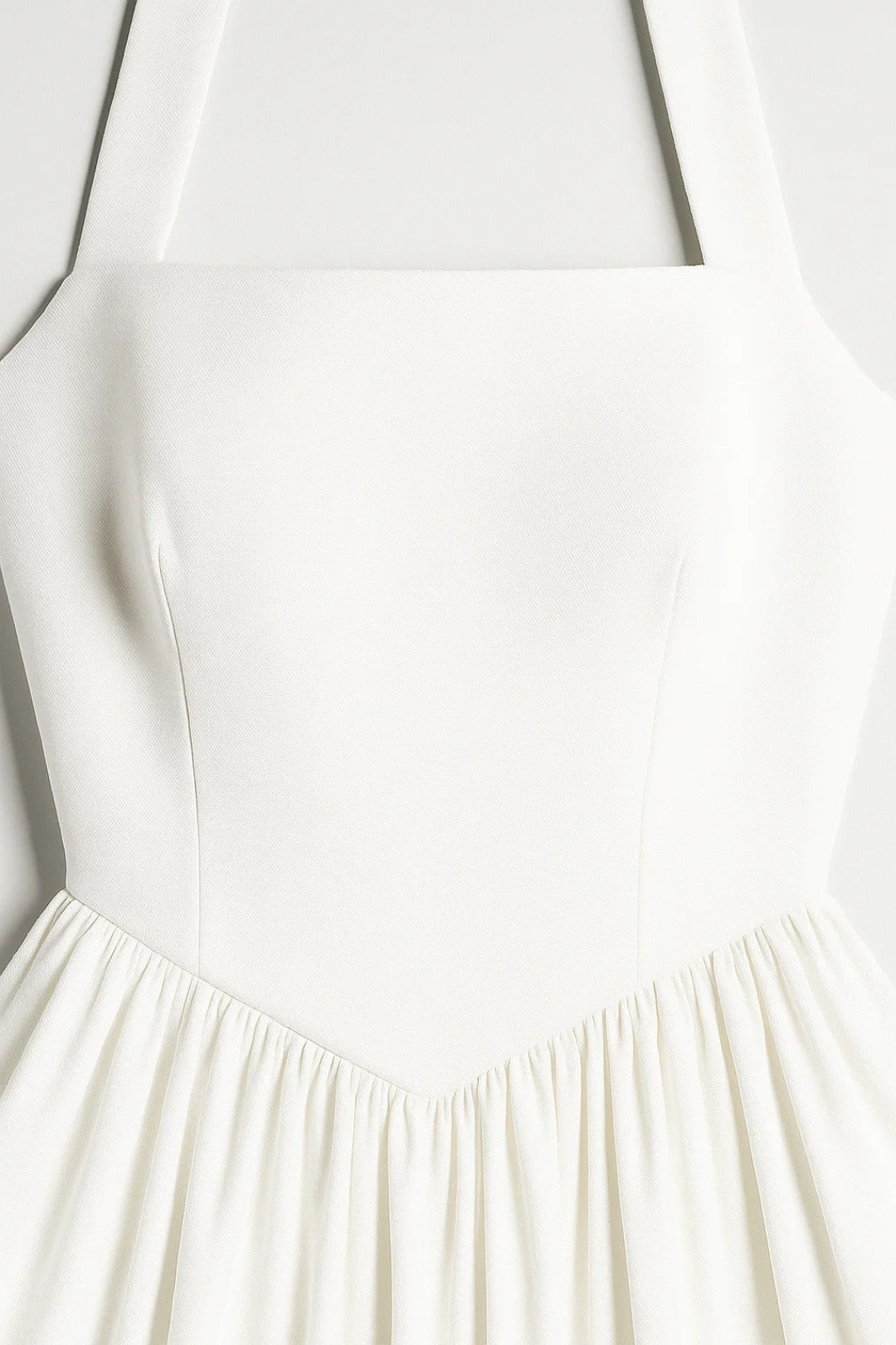 Elegantes Neckholder-Kleid – Ausgestellter Rock für mühelosen Stil