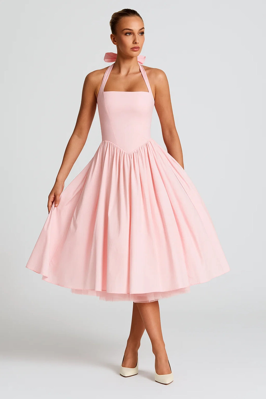 Elegantes Neckholder-Kleid – Ausgestellter Rock für mühelosen Stil