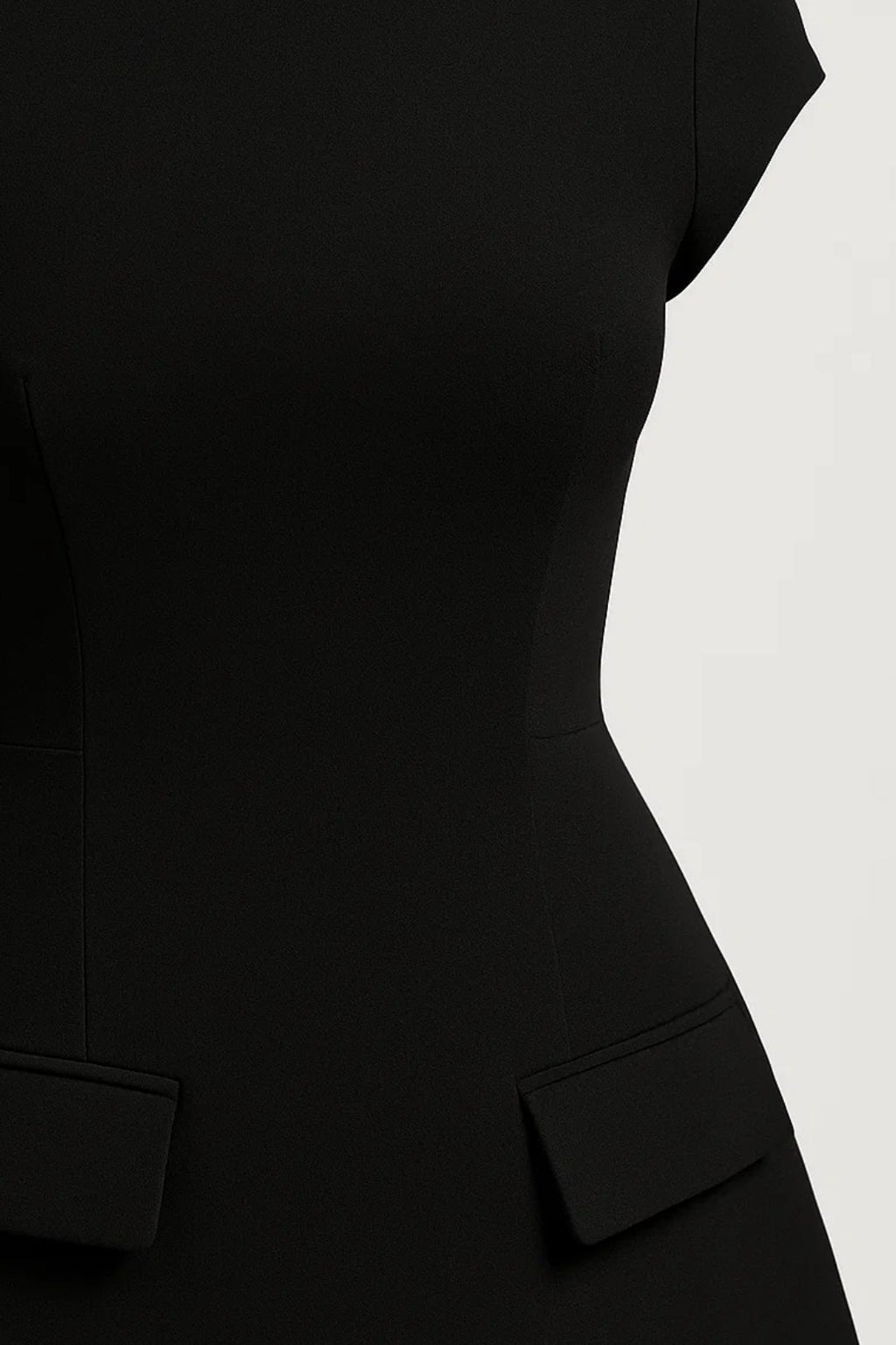 Elegantes Kurzkleid | Figurbetonter Schnitt mit Stehkragen – Müheloser Stil