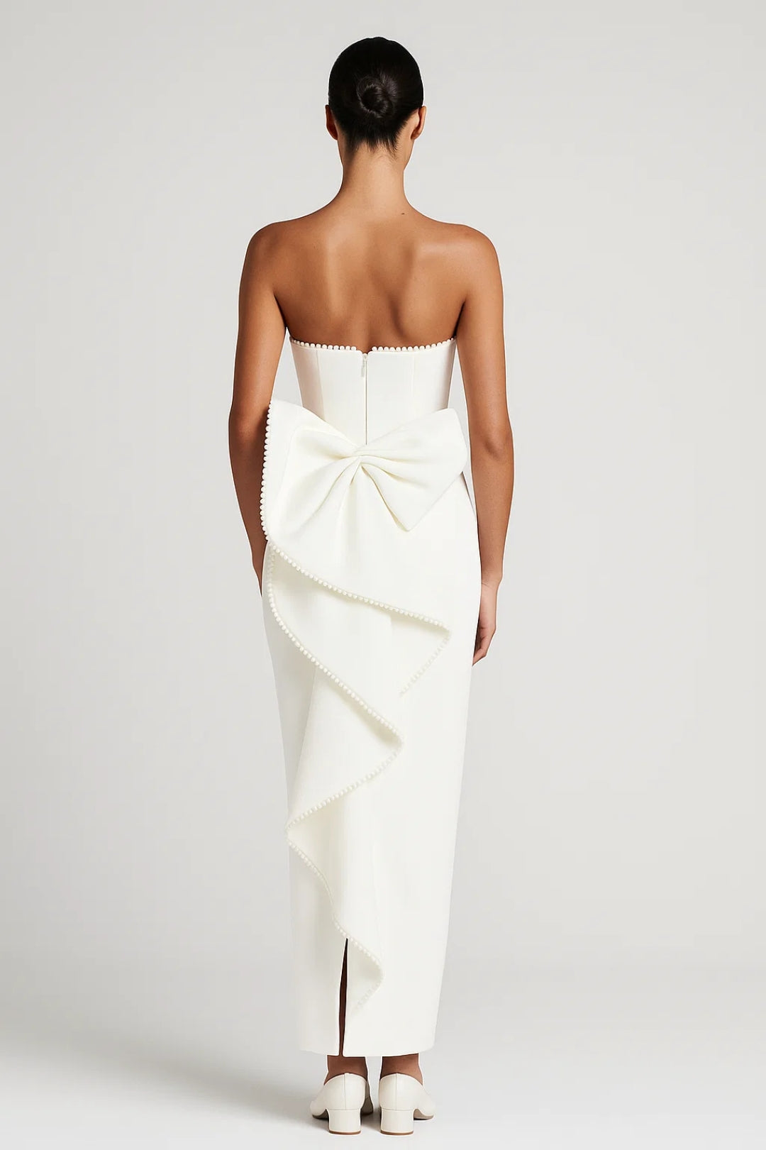 Elegantes Abendkleid – Schulterfrei mit romantischem Rückendetail