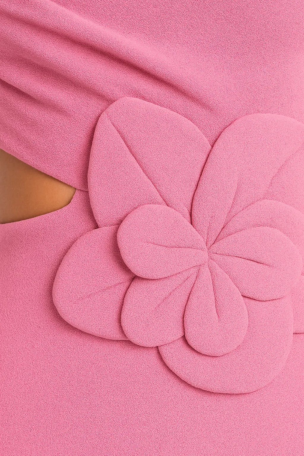 Elegantes Maxikleid | Asymmetrischer Schnitt mit Blütendetail – Mühelos stilvoll