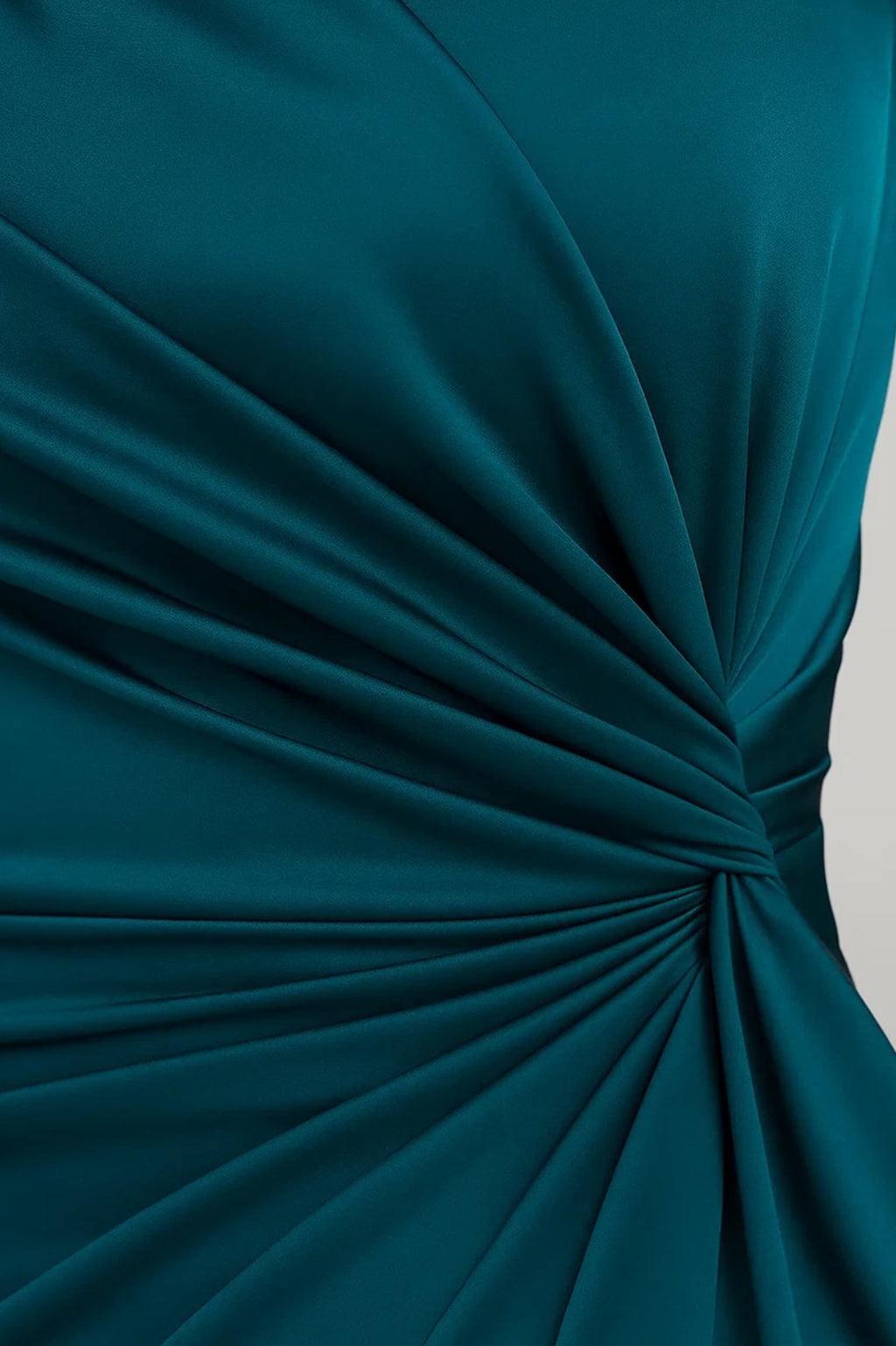 Elegantes Abendkleid | Asymmetrischer Schnitt & Drapierung für Stilbewusste