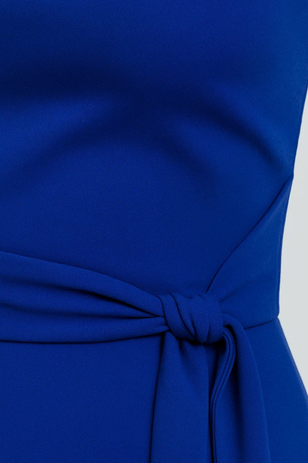 Elegantes Langes Kleid | Asymmetrischer Schnitt mit Taillenband