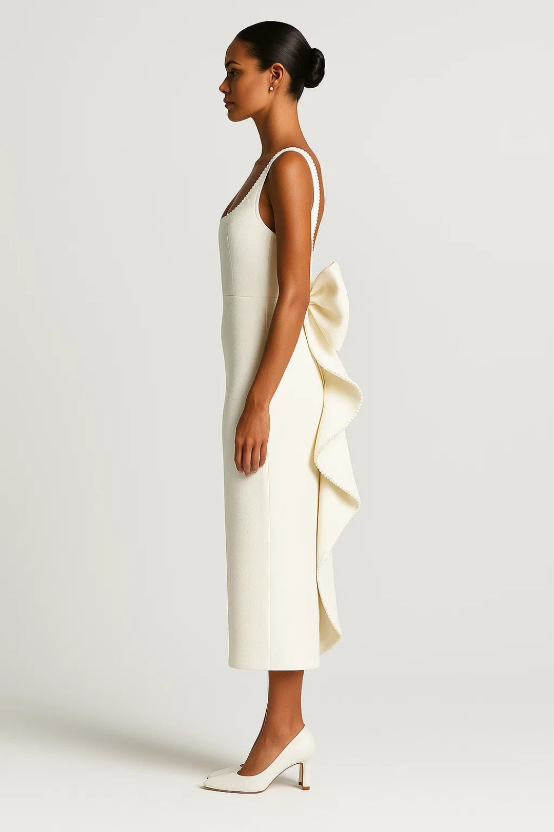 Figurbetontes Langkleid – Elegantes Rückendetail mit Schleife