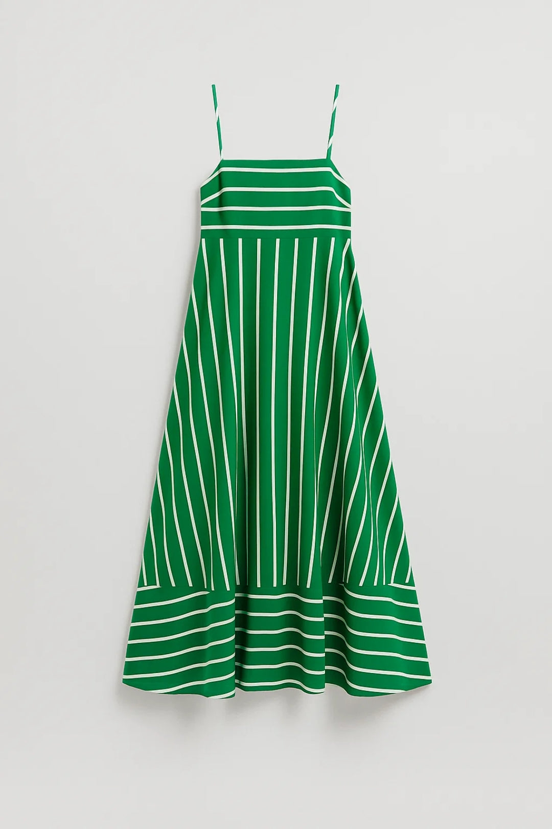 Elegantes Trägerkleid mit Streifen – Sommerlicher Chic für jeden Anlass