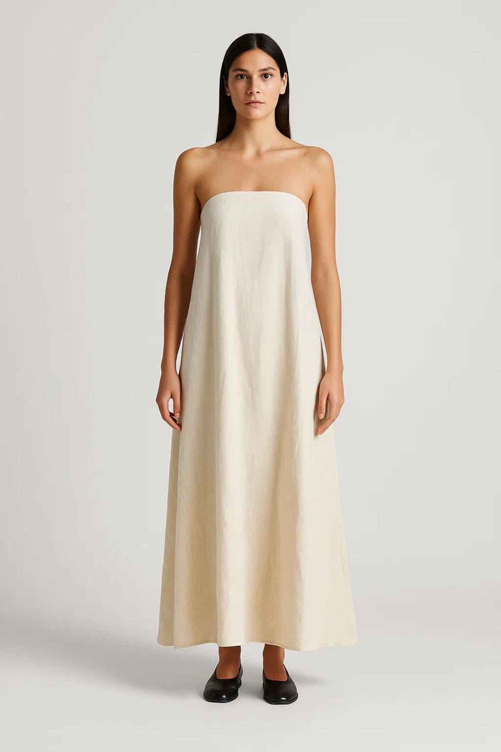 Elegantes Langkleid | Trägerlos & Weit Ausgestellt | Zeitloser Stil