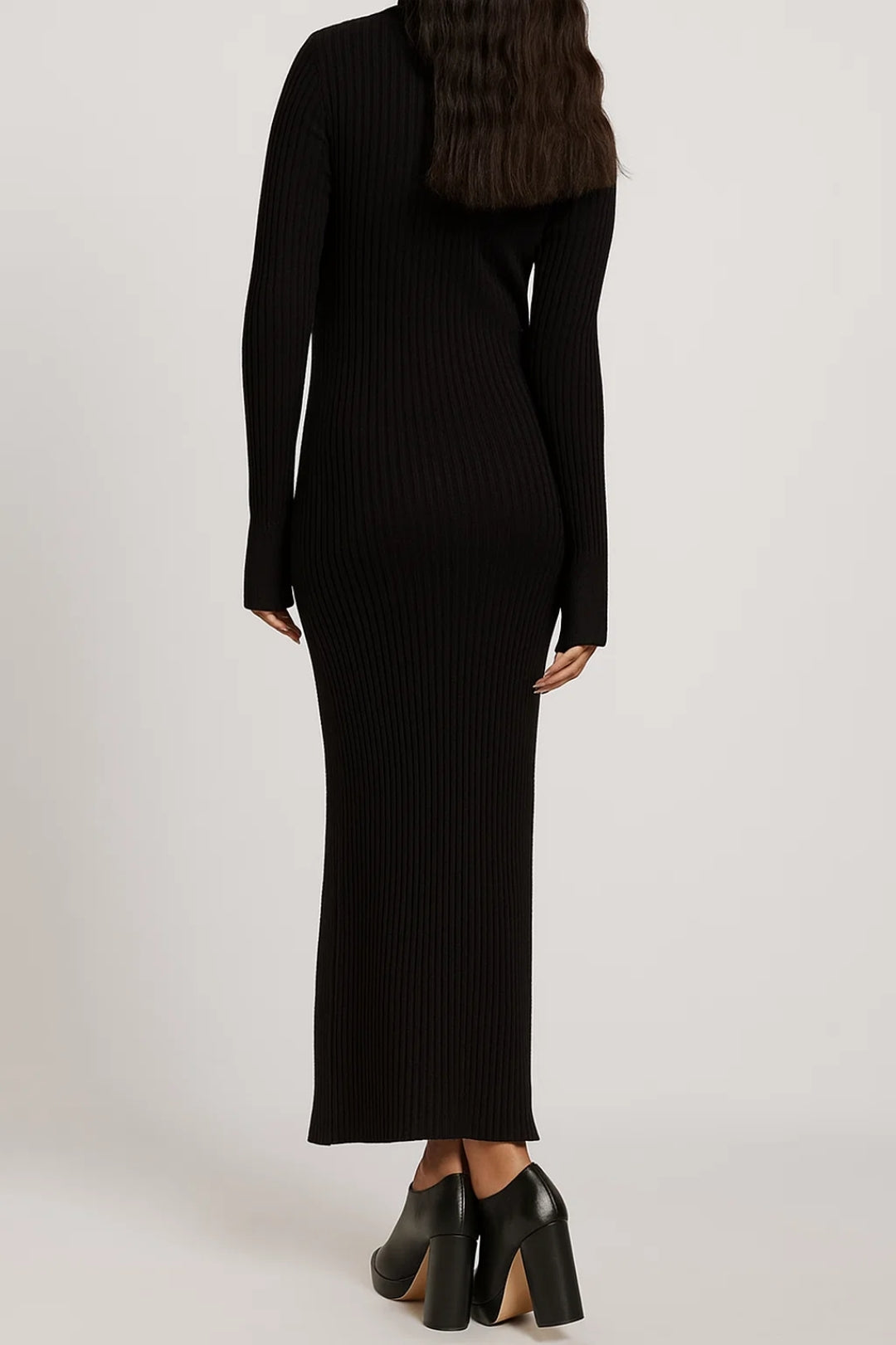 Elegantes Maxi Kleid – Langarm mit Kragen für mühelosen Stil