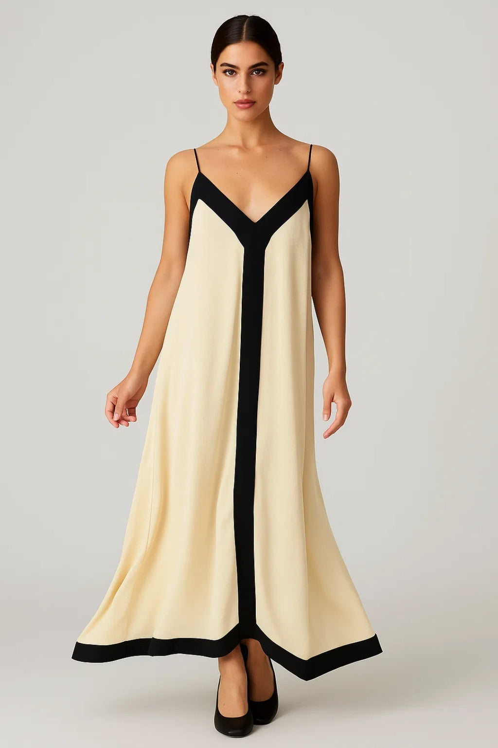 Elegantes Maxikleid | Spaghettiträger mit Kontrastdetails für mühelosen Stil