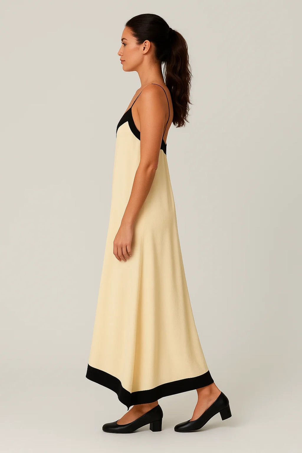 Elegantes Maxikleid | Spaghettiträger mit Kontrastdetails für mühelosen Stil