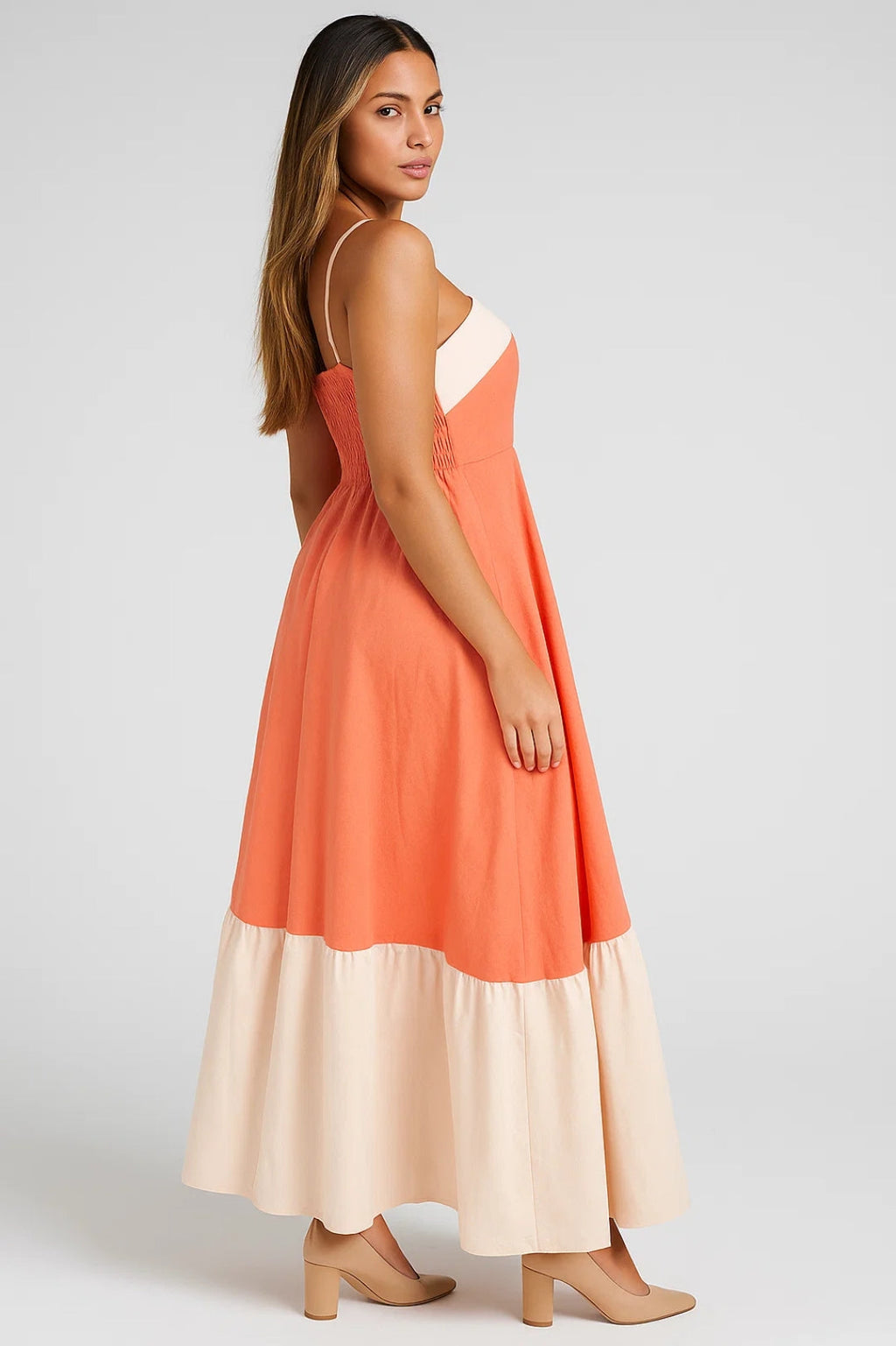 Zweifarbiges Maxikleid mit Trägern – Sommerlich-eleganter Schnitt für jeden Anlass