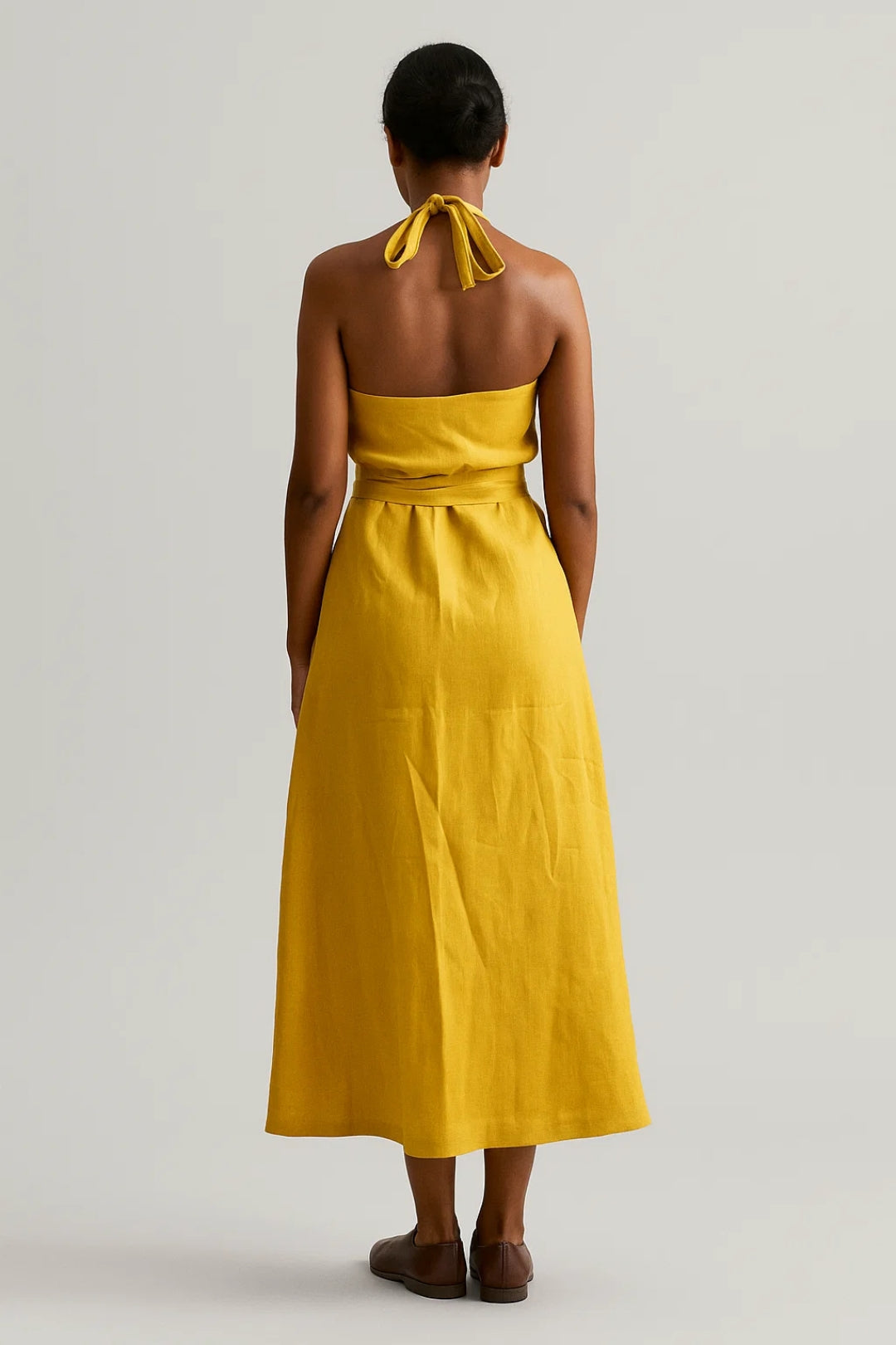 Elegantes Midi Kleid | Neckholder mit Bindegürtel – Perfekt für den Sommer