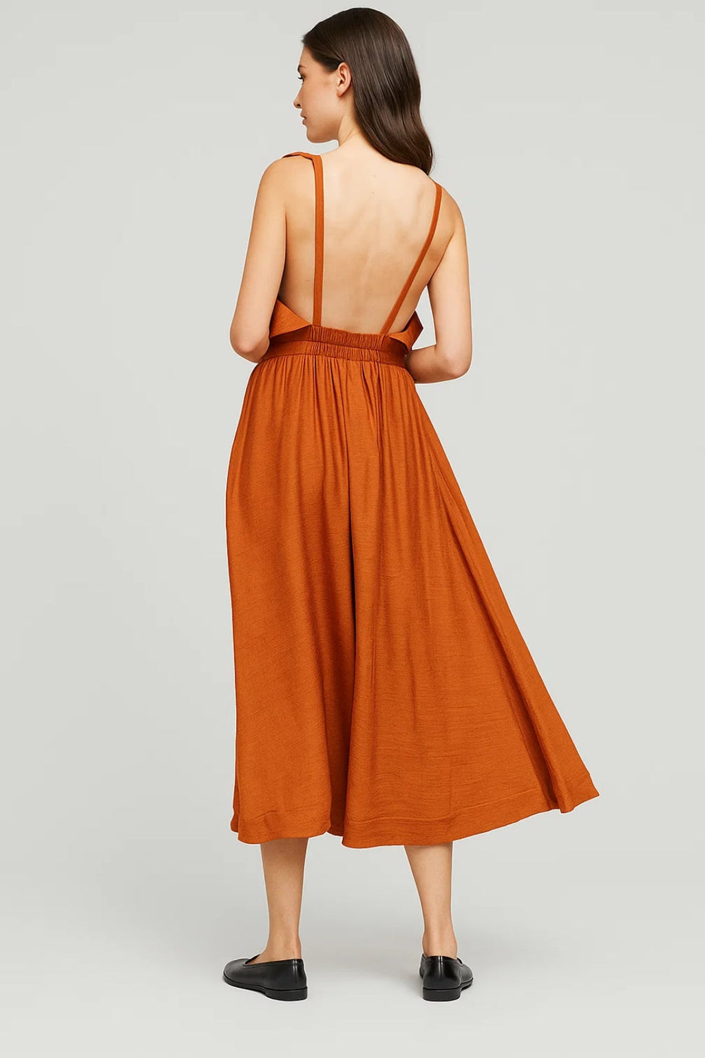 Ärmelloses Midi Kleid – Mühelos elegante Rüschen für jeden Anlass