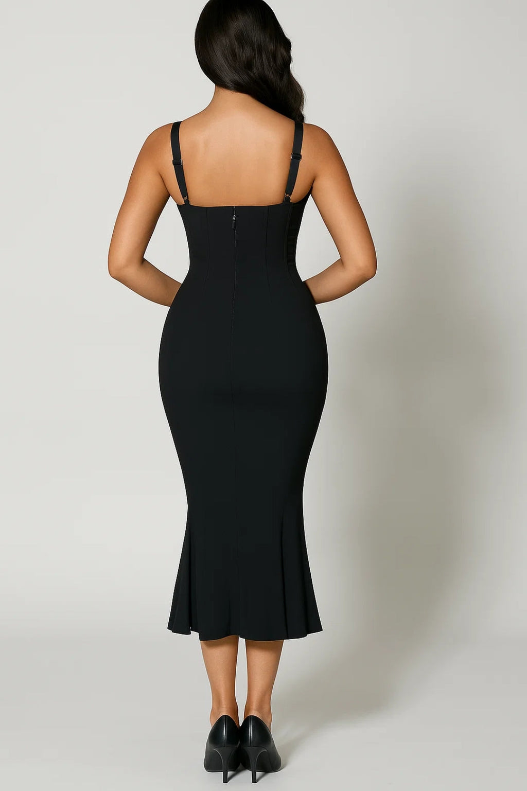 Elegantes Midikleid mit Trägern – Figurbetont für mühelosen Stil