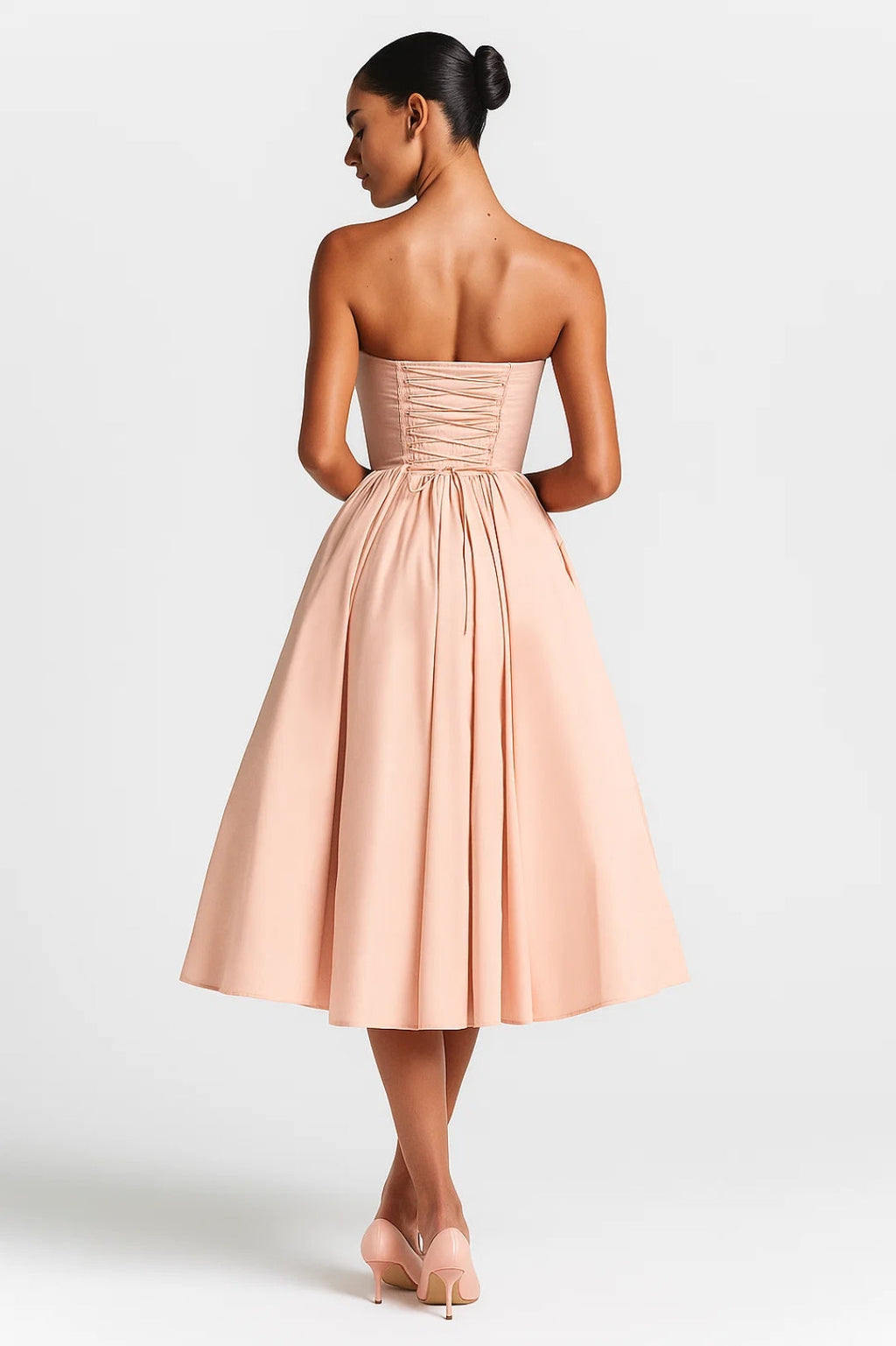 Elegantes Midikleid – Schulterfrei & Taillenbetont mit Schleifendetail