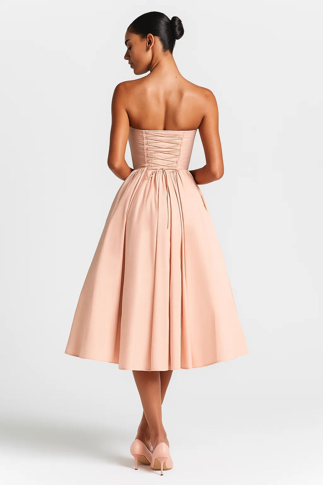 Elegantes Midikleid – Schulterfrei & Taillenbetont mit Schleifendetail