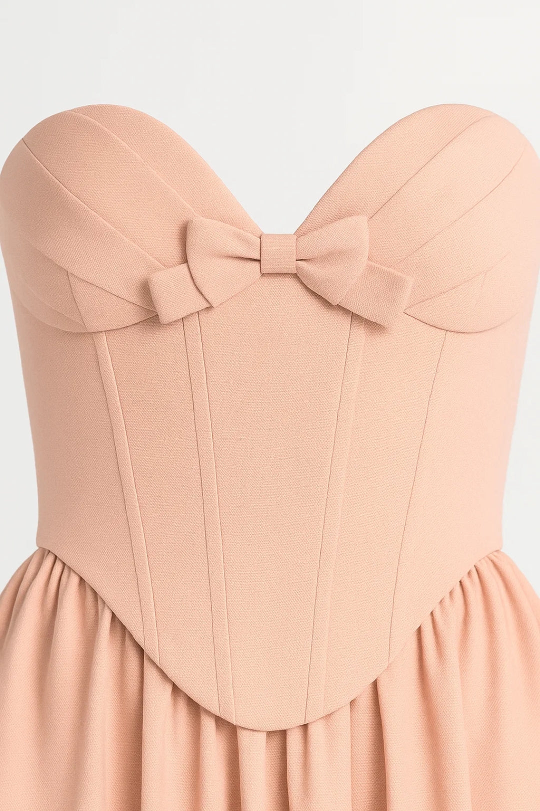 Elegantes Midikleid – Schulterfrei & Taillenbetont mit Schleifendetail