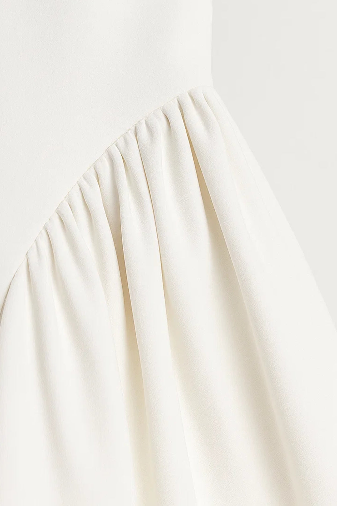 Elegantes Midikleid | Mühelos femininer Schnitt | Spaghettiträger