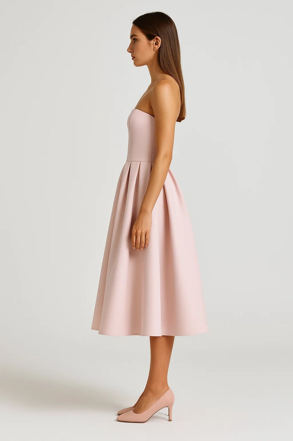 Elegantes Schulterfreies Kleid – Faltendetails für mühelosen Stil