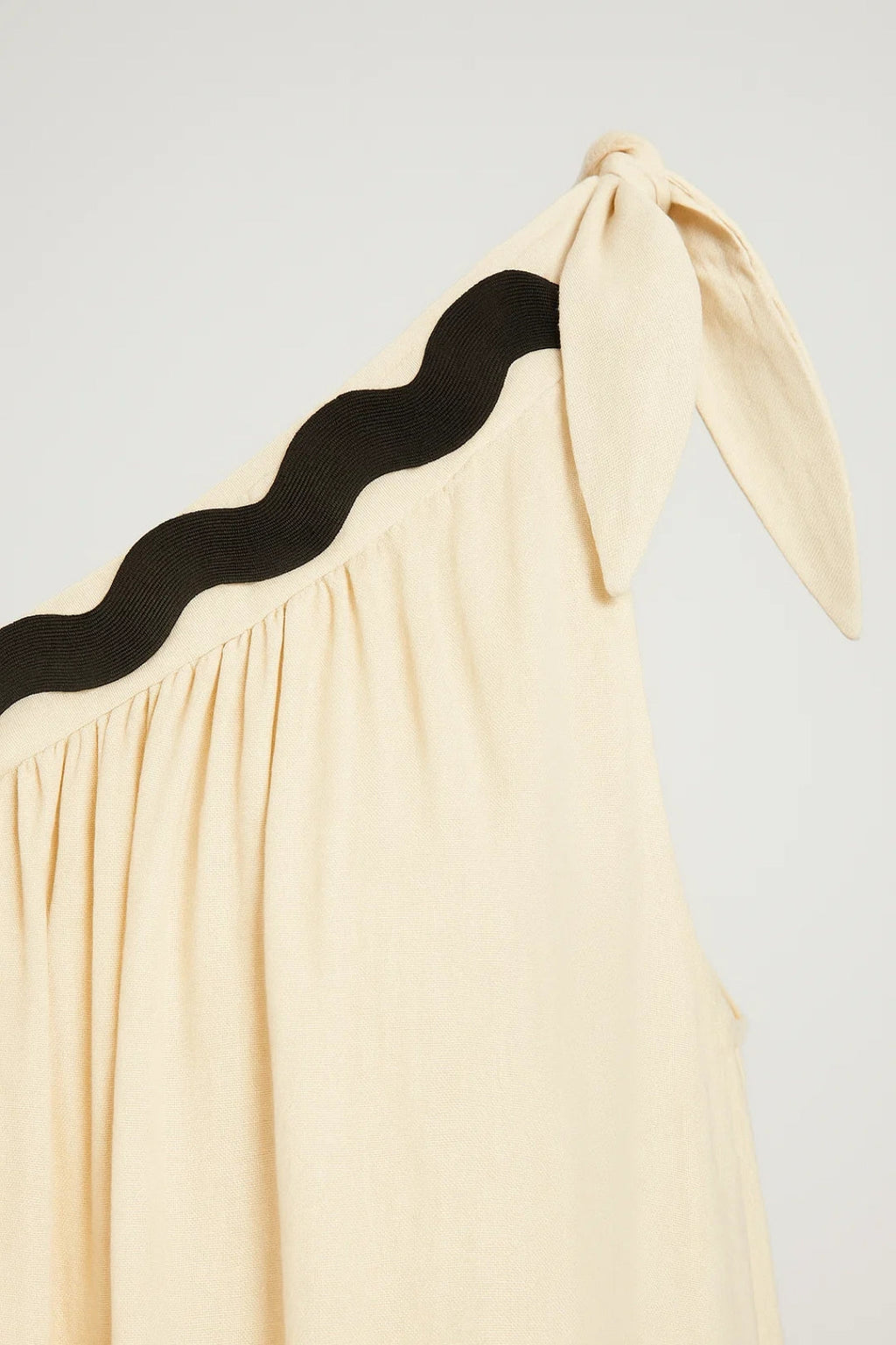 Elegantes One-Shoulder Midikleid | Mühelos Sommerlich mit Wellenkante