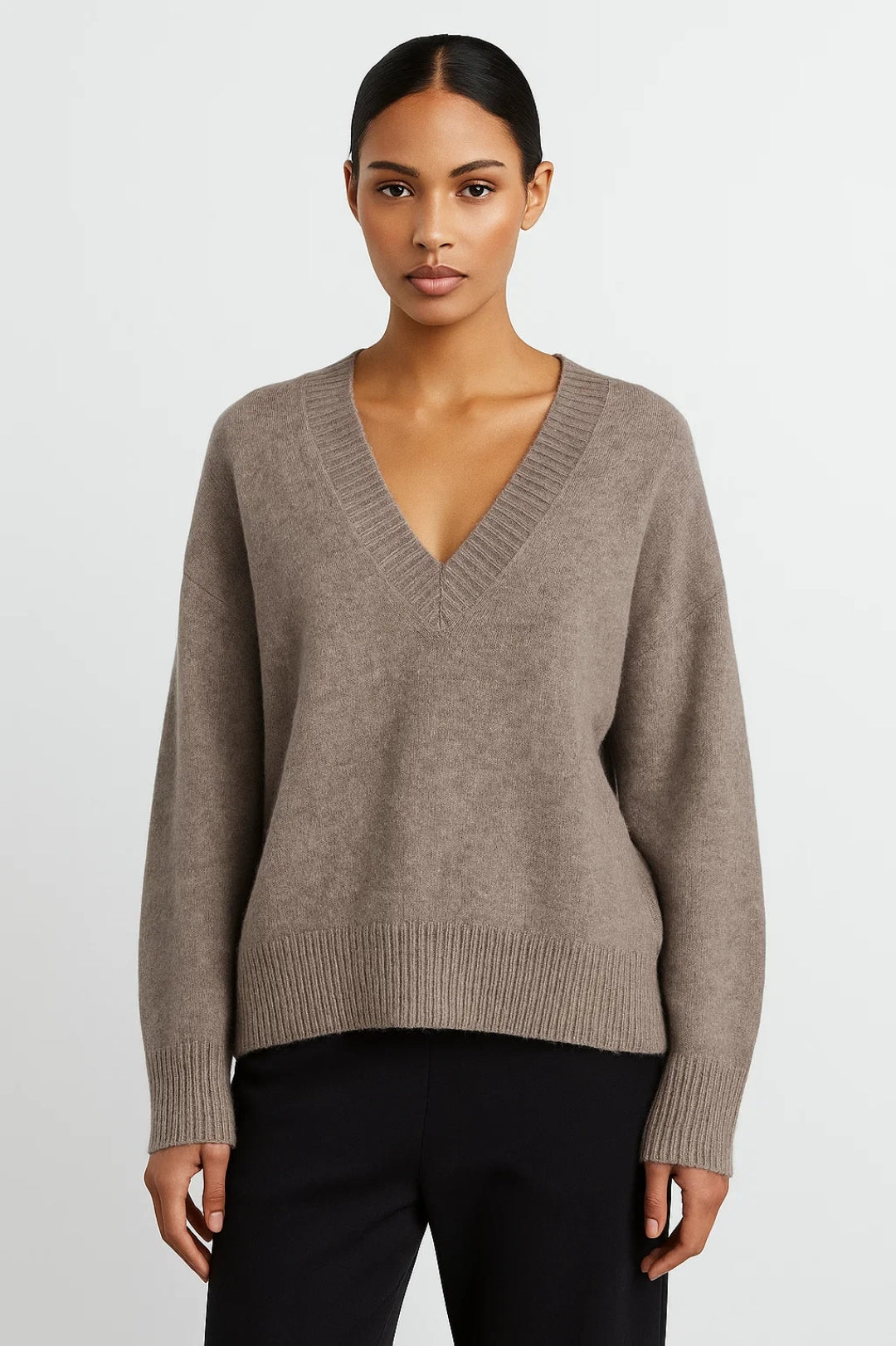 V-Ausschnitt Pullover – Gemütlicher Schnitt für zeitlose Eleganz