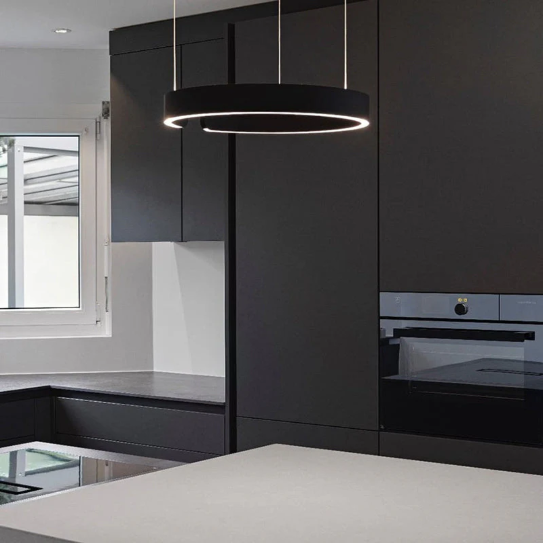 Elegante LED Pendelleuchte – Modernes Design in Schwarz und Weiß