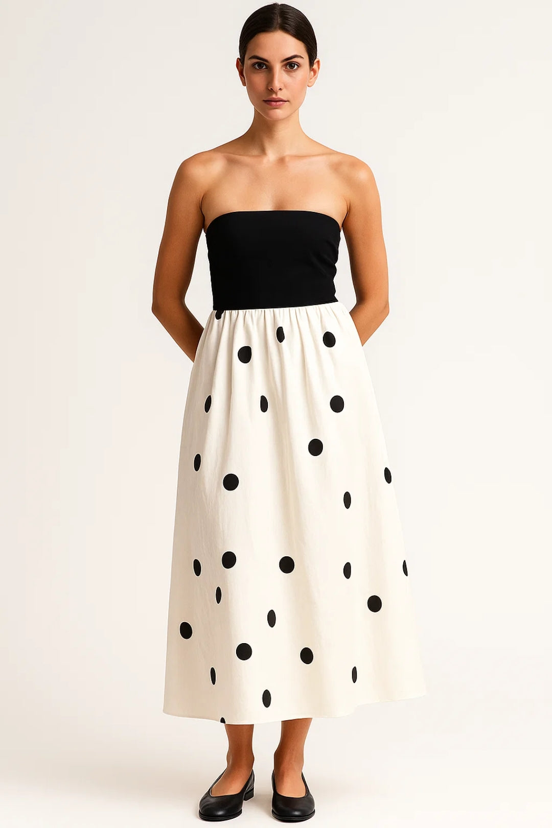 Schulterfreies Kleid – Zeitlose Eleganz mit Gepunktetem Design