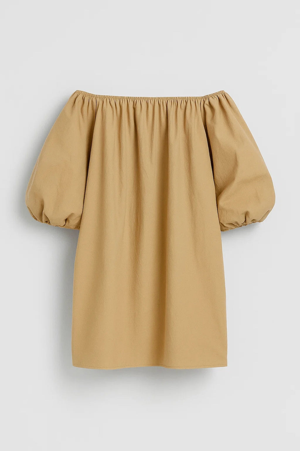 Verspieltes Minikleid – Schulterfrei mit Puffärmeln für luftige Eleganz