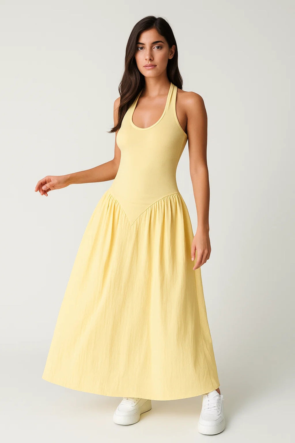 Gemütliches Sommerkleid – Ärmellos mit Racerback für mühelose Eleganz