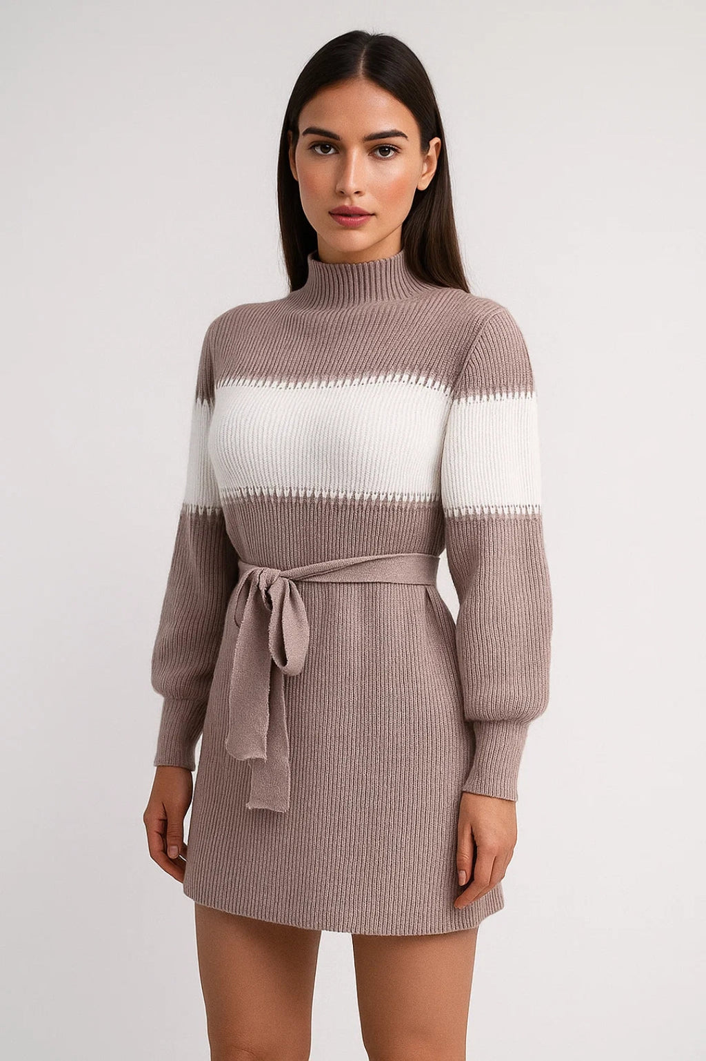 Elegantes Strickkleid mit Bindegürtel – Winterliche Farbblock-Optik