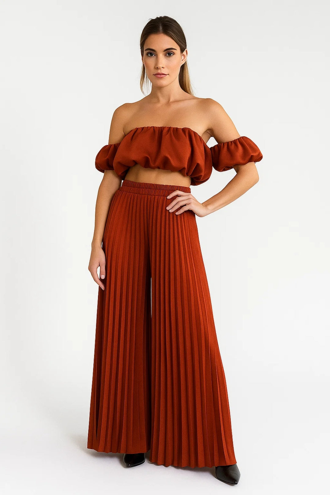 Elegantes Zweiteiliges Set – Off-Shoulder-Top & Plisseehose für den Sommer