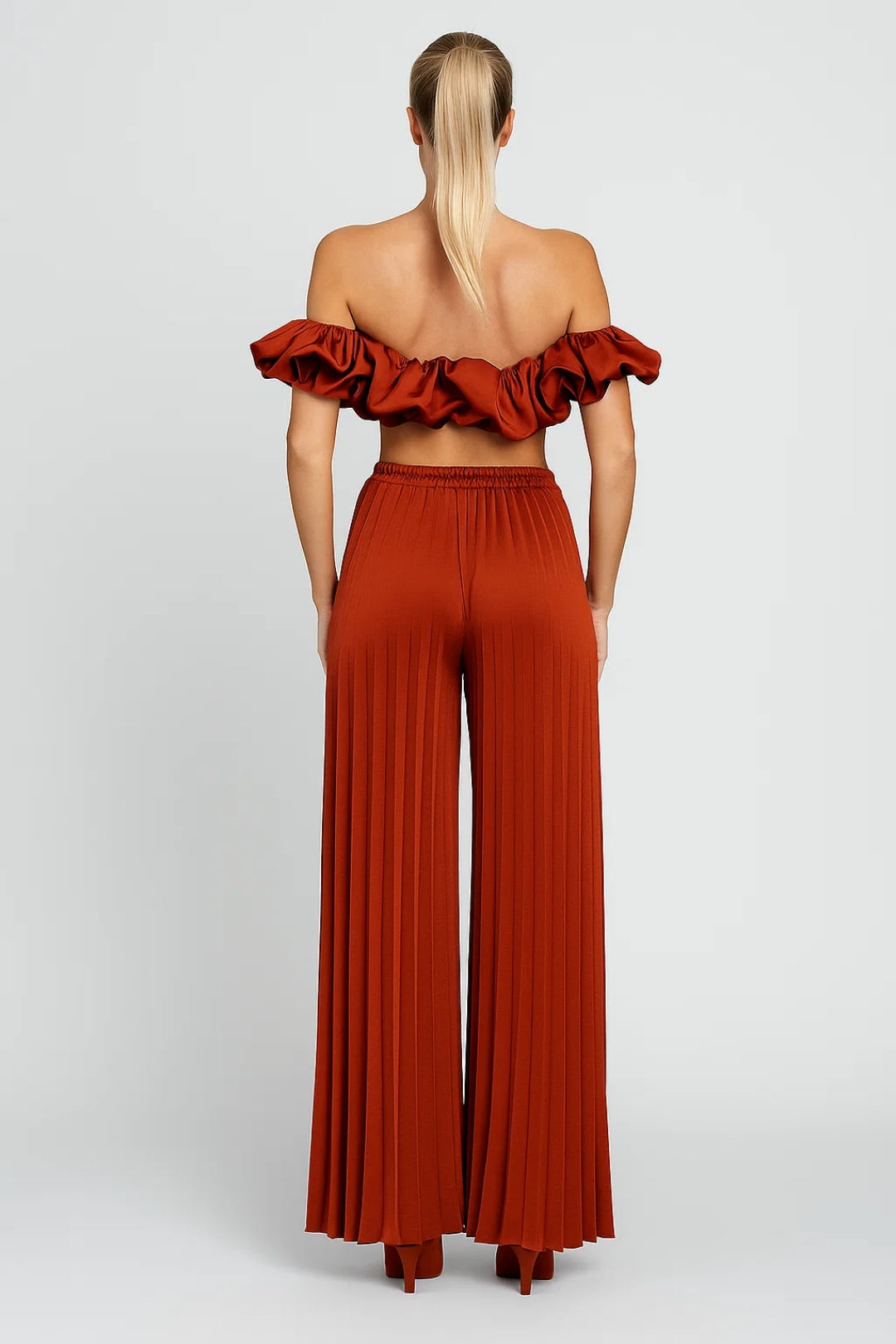 Elegantes Zweiteiliges Set – Off-Shoulder-Top & Plisseehose für den Sommer