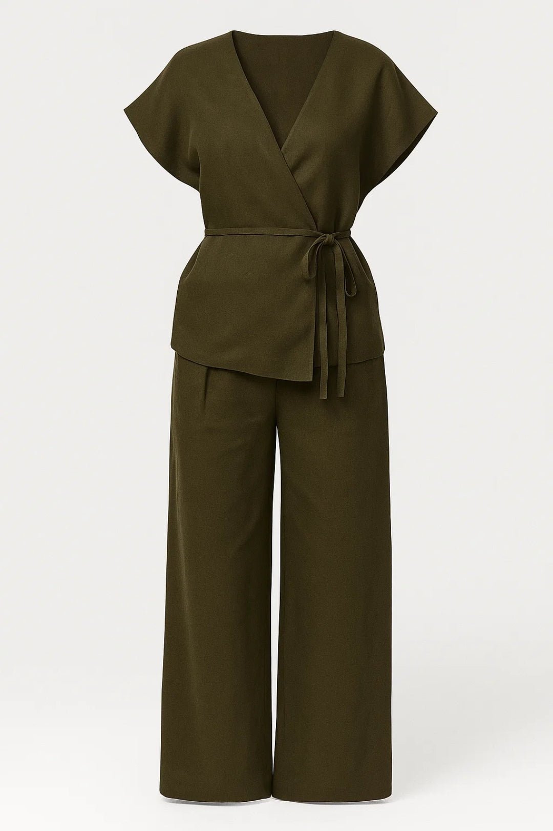 Elegantes Wickeloberteil & Weite Hose – Müheloser Stil für jeden Anlass