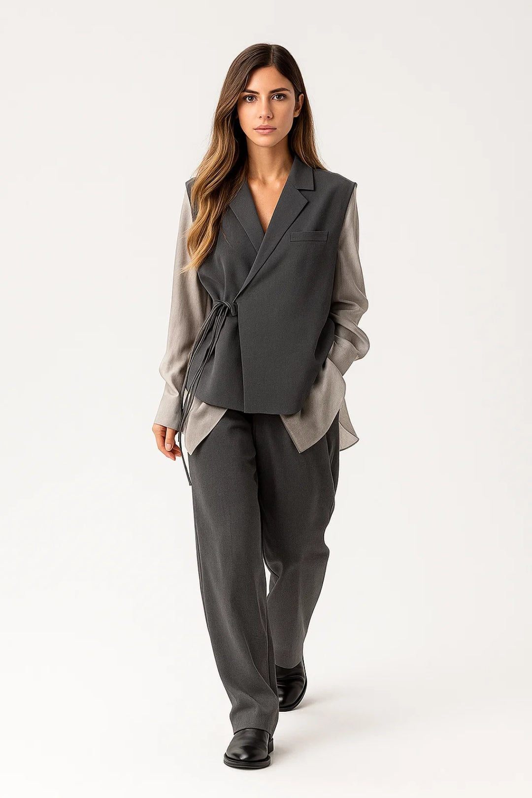 Moderne Wickelweste & Weite Hose – Mühelos elegante Kombination