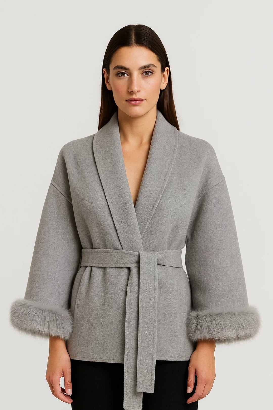 Elegante Wickeljacke mit Bindegürtel – Gemütlicher Kunstfellbesatz