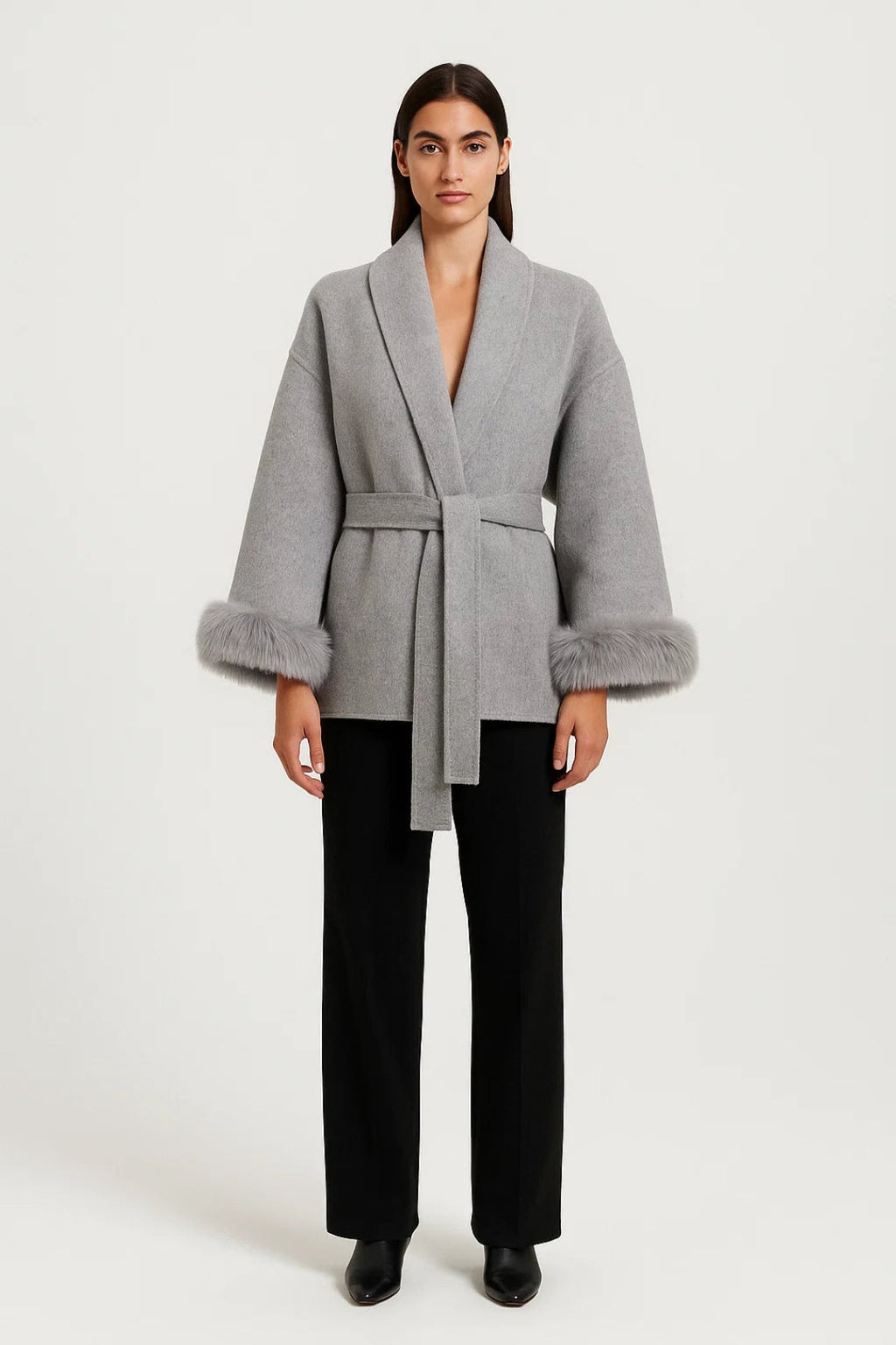 Elegante Wickeljacke mit Bindegürtel – Gemütlicher Kunstfellbesatz